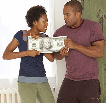 black-couple-fighting-over-money-360x350